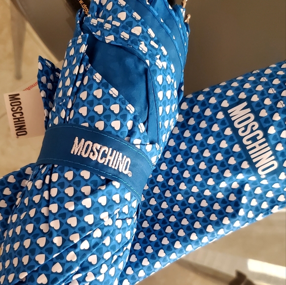 NWT Moschino umbrella, open/close automatically, teal with white hearts - Picture 4 of 8